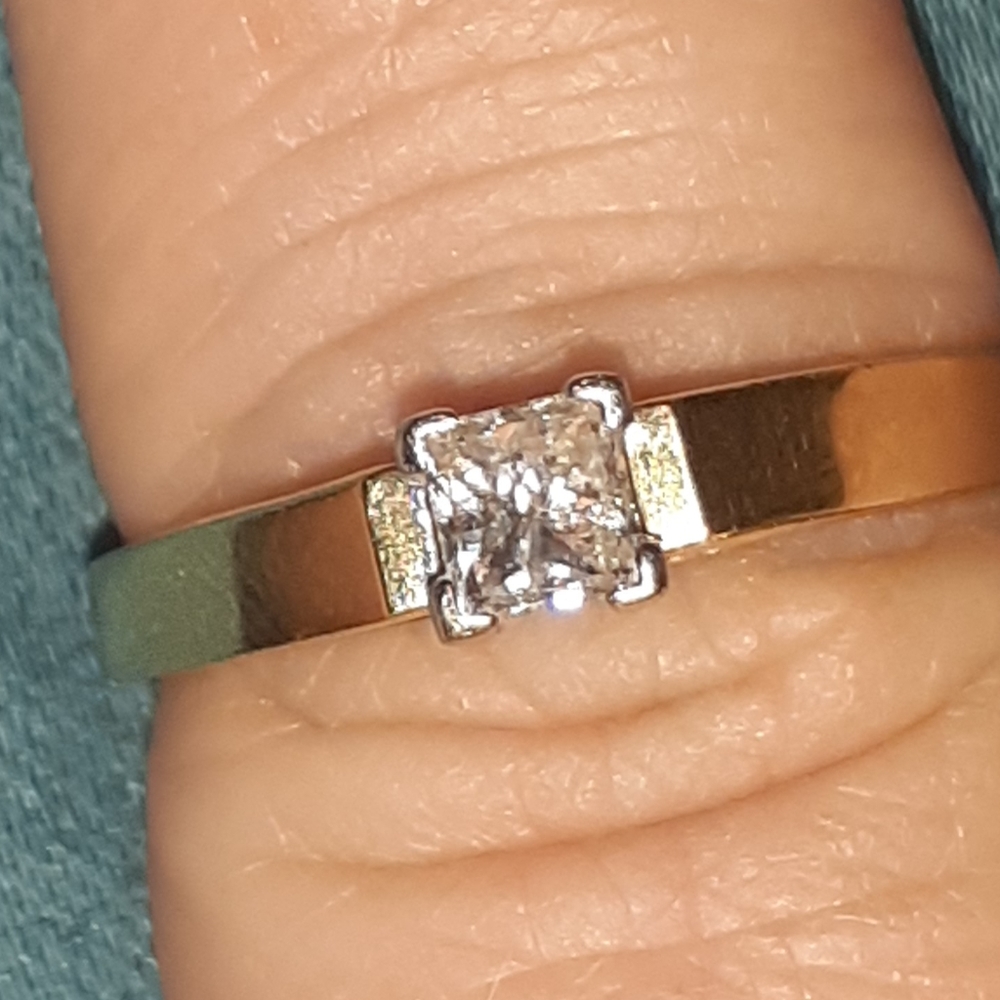 14k 1/4ct Princess Cut Diamond Solitaire